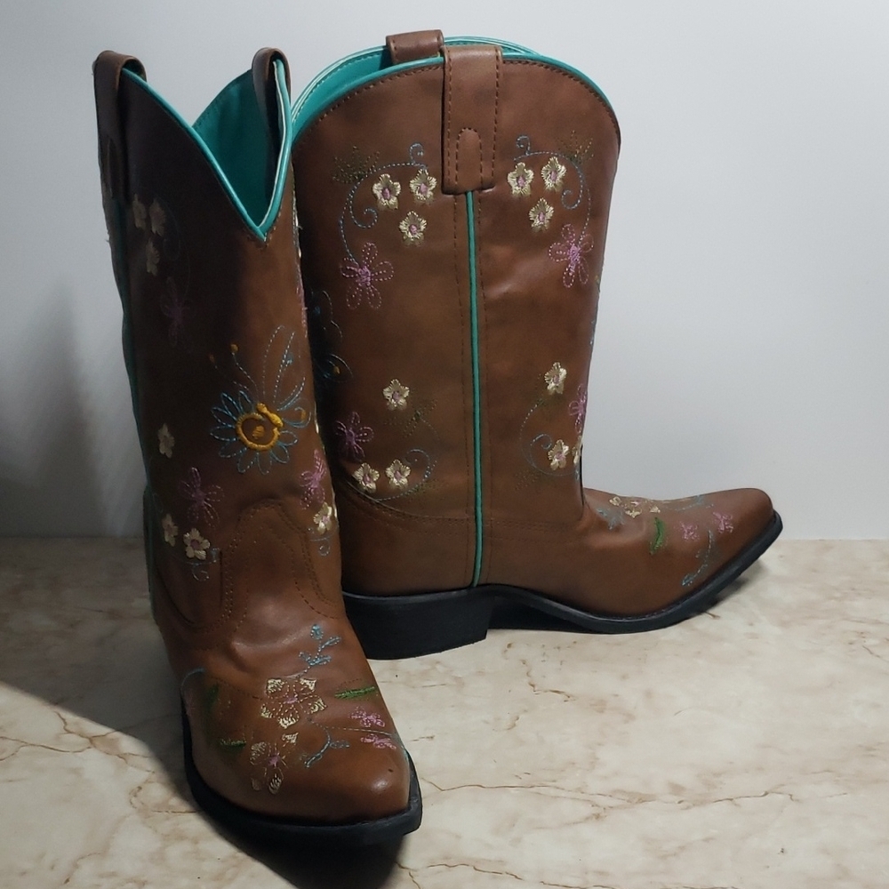 Shyanne Floral Embroidered Brown Boots Size 5